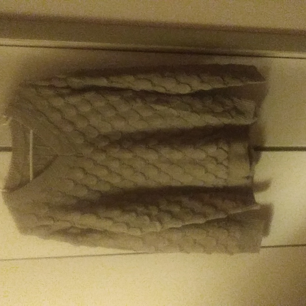 🤍Gray Feather Hollowed-out V-neck Sweater🤍